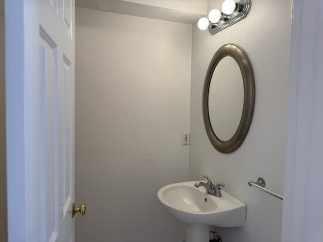 Attached (Townhouse/Rowhouse/Duplex) at 9 Grove Street # 1, Woburn MA 01801, photo 9 of 33