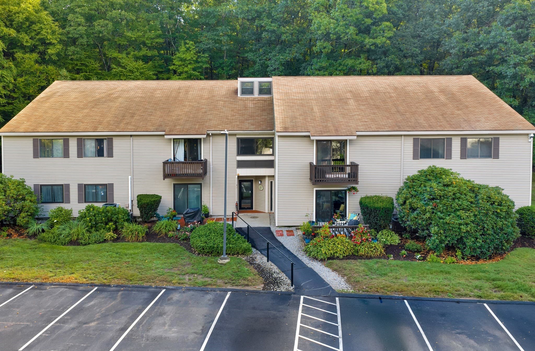 17 Thayer Pond Drive # 7, Oxford MA 01537