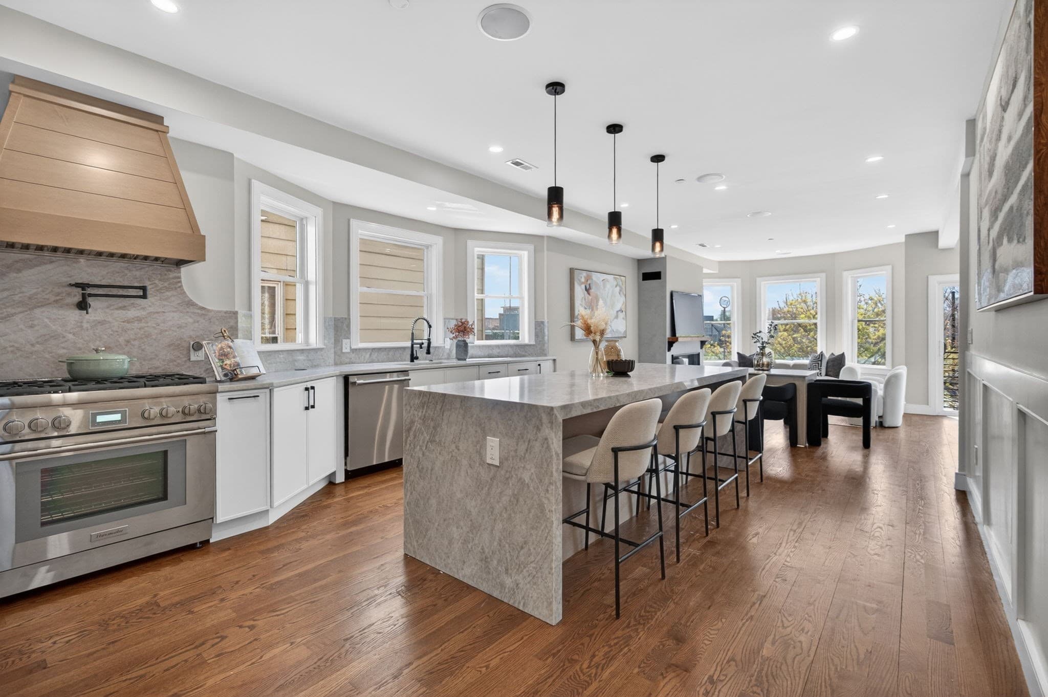557 Somerville Ave # 2, Somerville MA 01243
