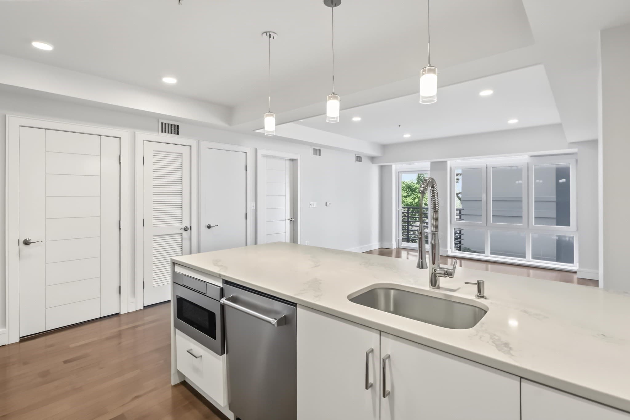 Condominium at 262 Monsignor Obrien Hwy # 303, Cambridge MA 02141, Cambridge, photo 2 of 28