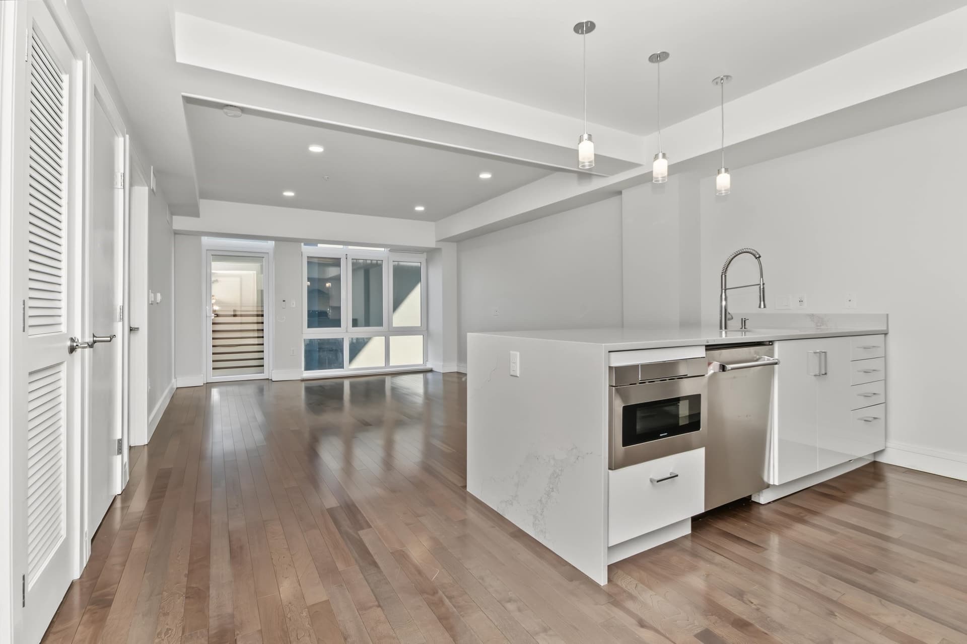 Condominium at 262 Monsignor Obrien Hwy # 303, Cambridge MA 02141, photo 10 of 28