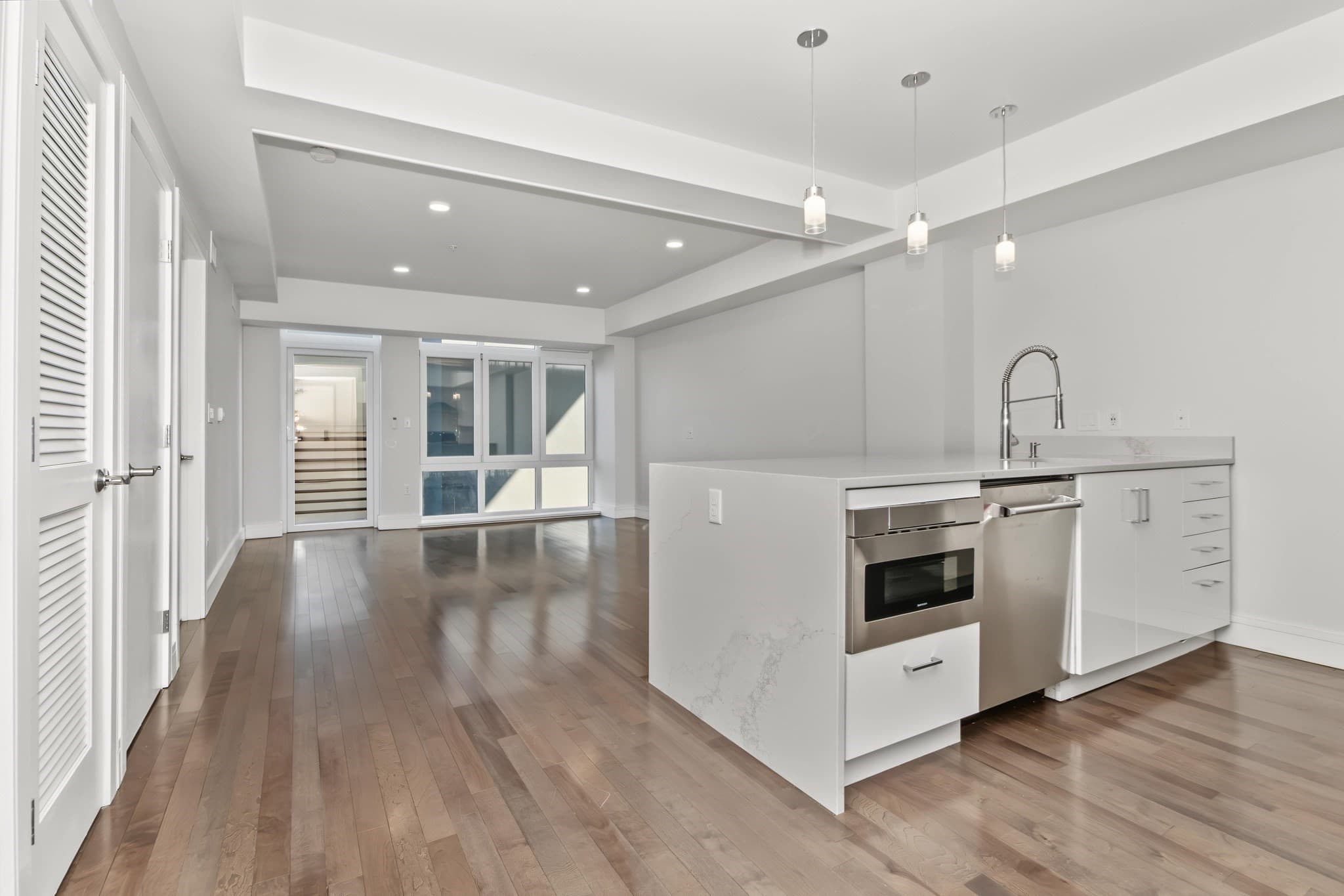 Condominium at 262 Monsignor Obrien Hwy # 303, Cambridge MA 02141, Cambridge, photo 10 of 28