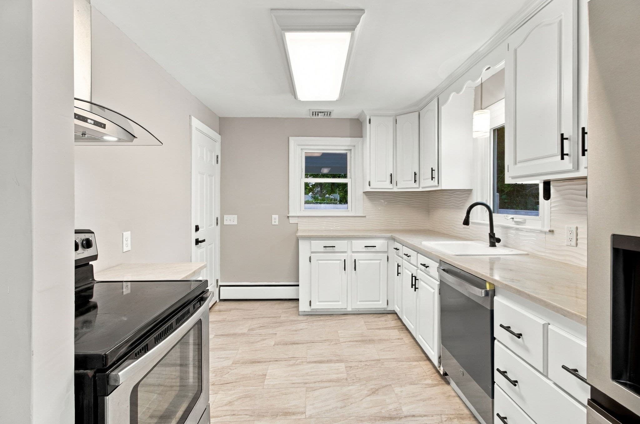 Single Family Residence at 18 Murphy Rd, Barnstable MA 02601, Barnstable, photo 10 of 31