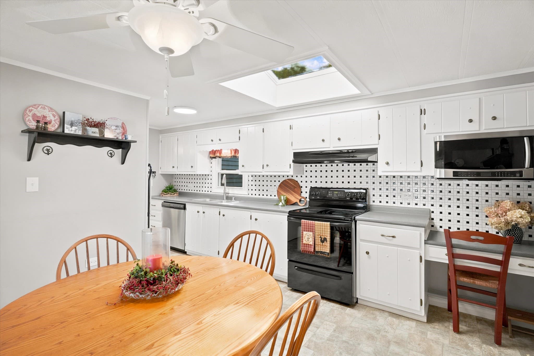 Mobile Home at 1 Lisa Circle, Merrimac MA 01860, Merrimac, photo 14 of 33