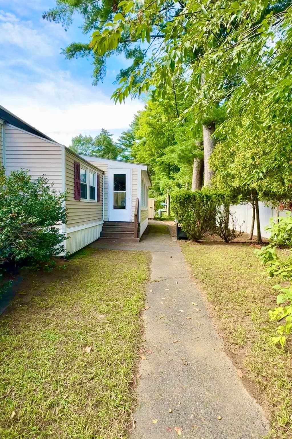 Mobile Home at 1 Lisa Circle, Merrimac MA 01860, Merrimac, photo 29 of 33
