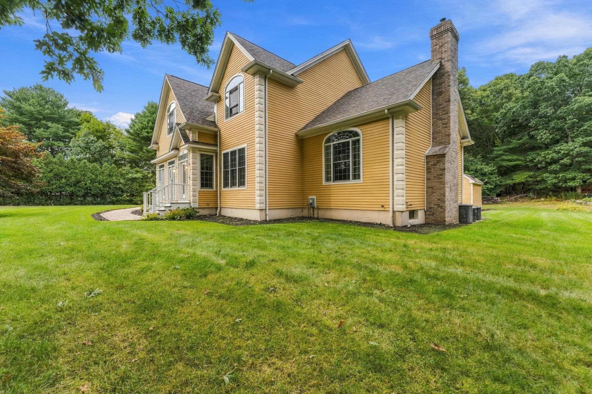 Single Family Residence at 22 Division St, Seekonk MA 02771, Seekonk, photo 2 of 32
