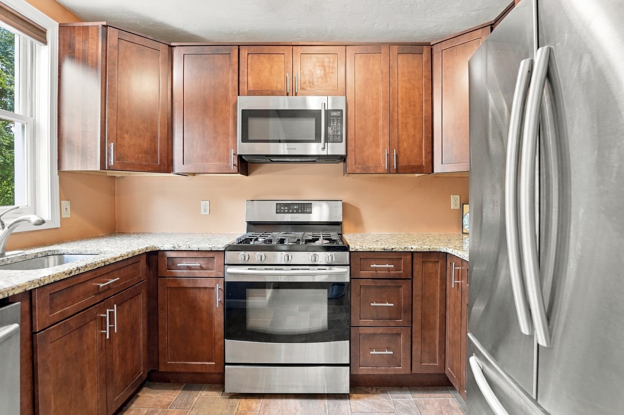 Condominium at 2 Summerville Road # 2, Foxboro MA 02035, Foxboro, photo 5 of 35