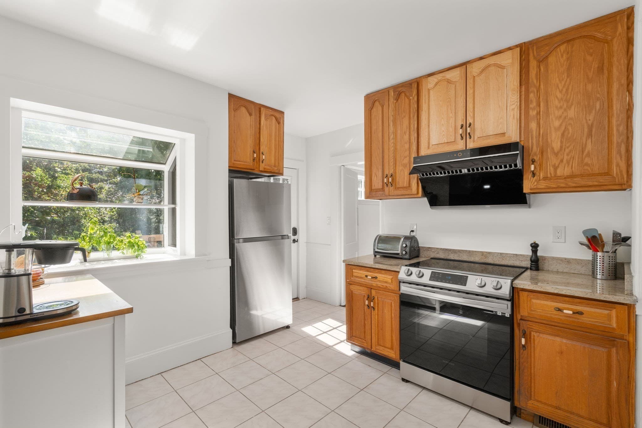 Single Family Residence at 8 Ardmore Rd, Boston MA 02132, Boston, photo 10 of 26