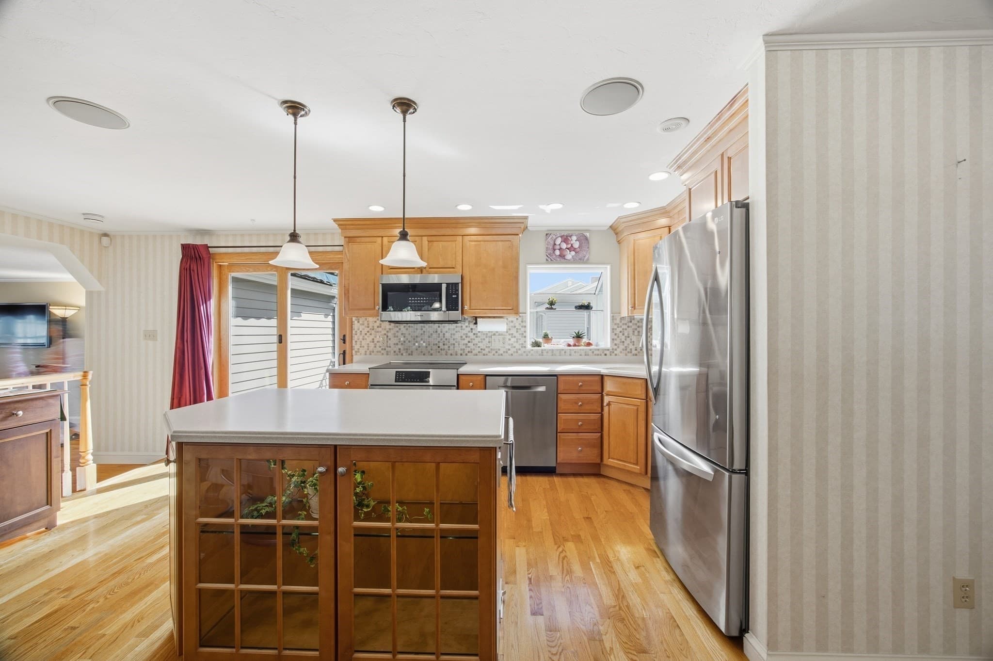 Single Family Residence at 17 Grove Ave, Holbrook MA 02343, Holbrook, photo 3 of 42