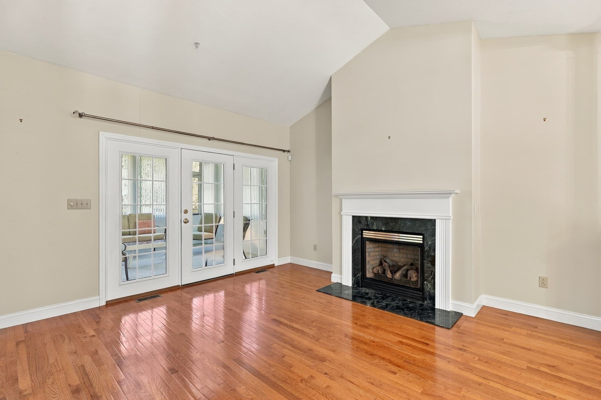 Condominium at 4 Blossom Tree Drive # 4, Shrewsbury MA 01545, Shrewsbury, photo 11 of 34