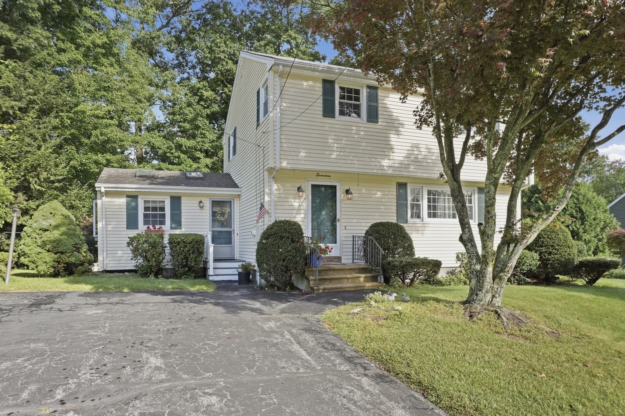 Single Family Residence at 17 Whippoorwill Drive, Shrewsbury MA 01545, Shrewsbury, photo 2 of 39