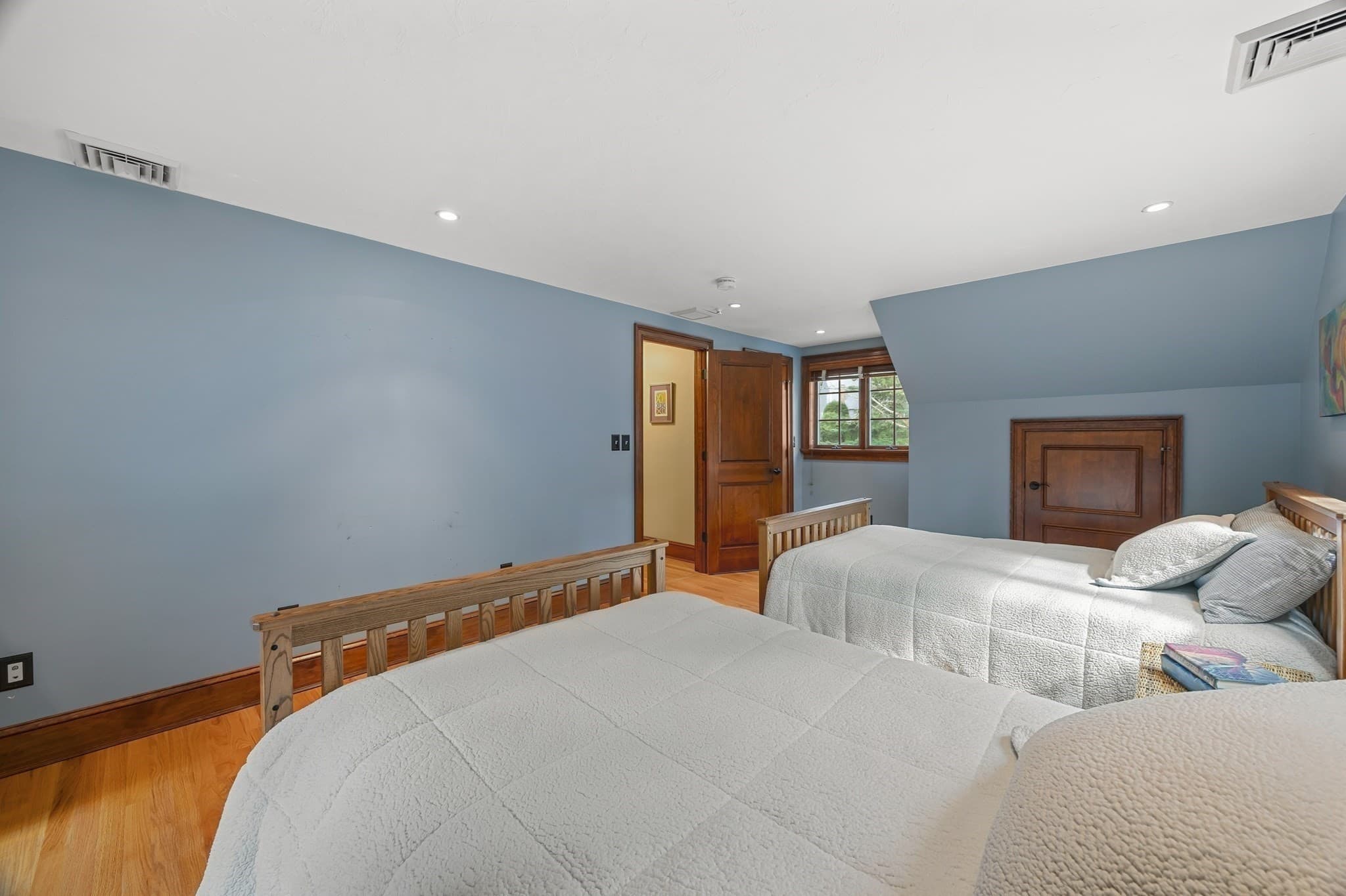 Single Family Residence at 9 Cranbrook Rd, Shrewsbury MA 01545, Shrewsbury, photo 26 of 42