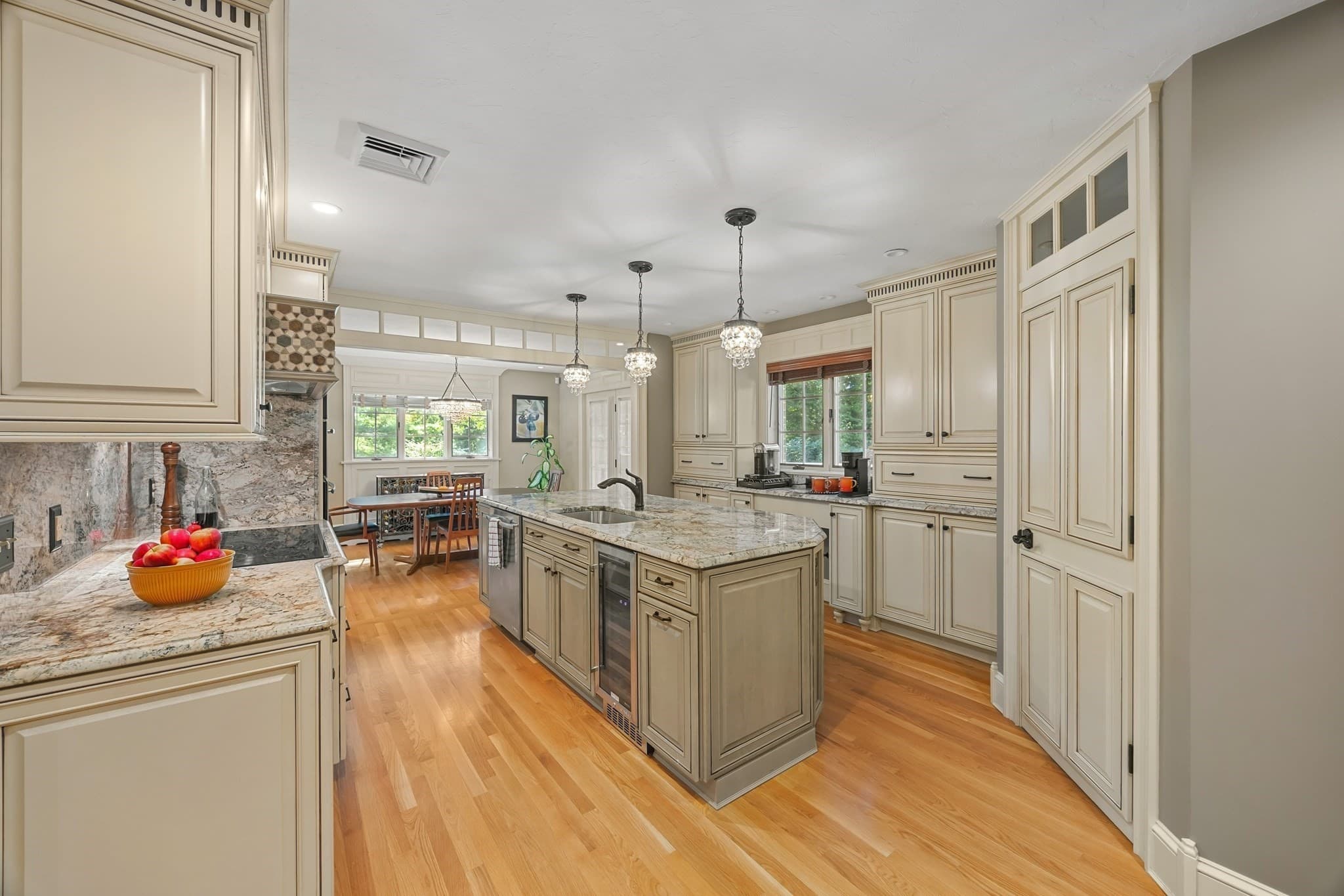 Single Family Residence at 9 Cranbrook Rd, Shrewsbury MA 01545, Shrewsbury, photo 11 of 42
