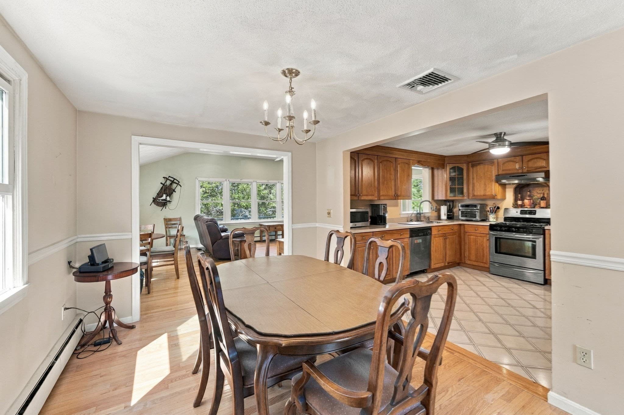 Single Family Residence at 1 Lisa Drive, Woburn MA 01801, Woburn, photo 6 of 33