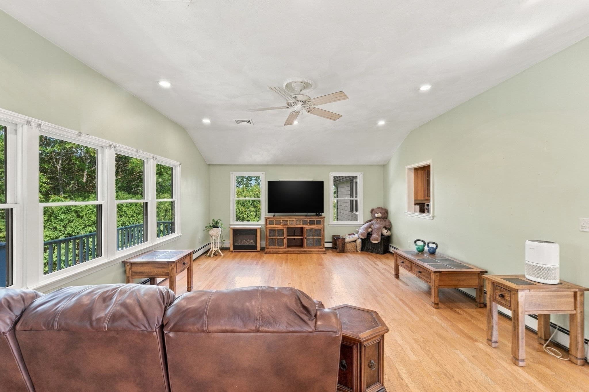 Single Family Residence at 1 Lisa Drive, Woburn MA 01801, Woburn, photo 12 of 33