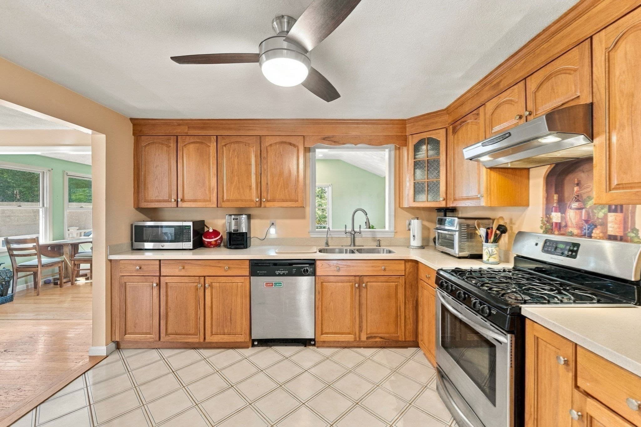 Single Family Residence at 1 Lisa Drive, Woburn MA 01801, Woburn, photo 7 of 33