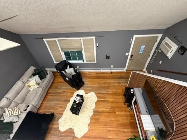 Single Family Residence at 123 South Jewett St, Manchester NH 03103, Manchester, photo 4 of 36