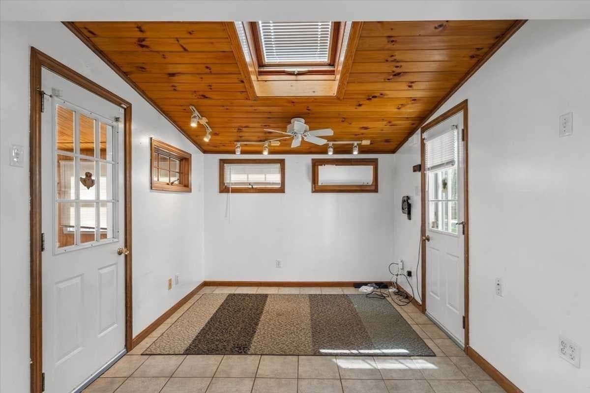 Single Family Residence at 6 Adelle Circuit, Worcester MA 01607, Worcester, photo 23 of 34