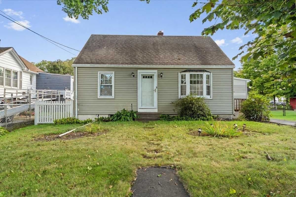 Single Family Residence at 6 Adelle Circuit, Worcester MA 01607, Worcester, photo 2 of 34
