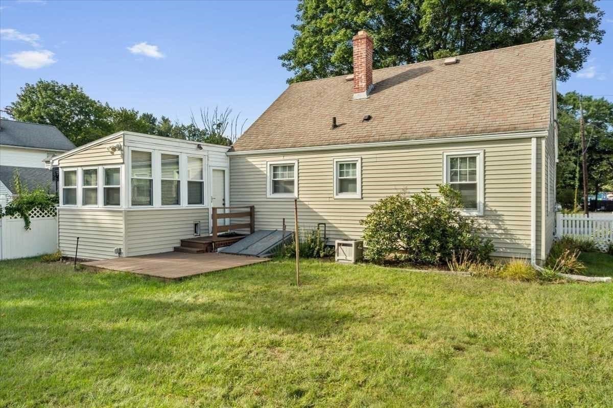 Single Family Residence at 6 Adelle Circuit, Worcester MA 01607, Worcester, photo 7 of 34