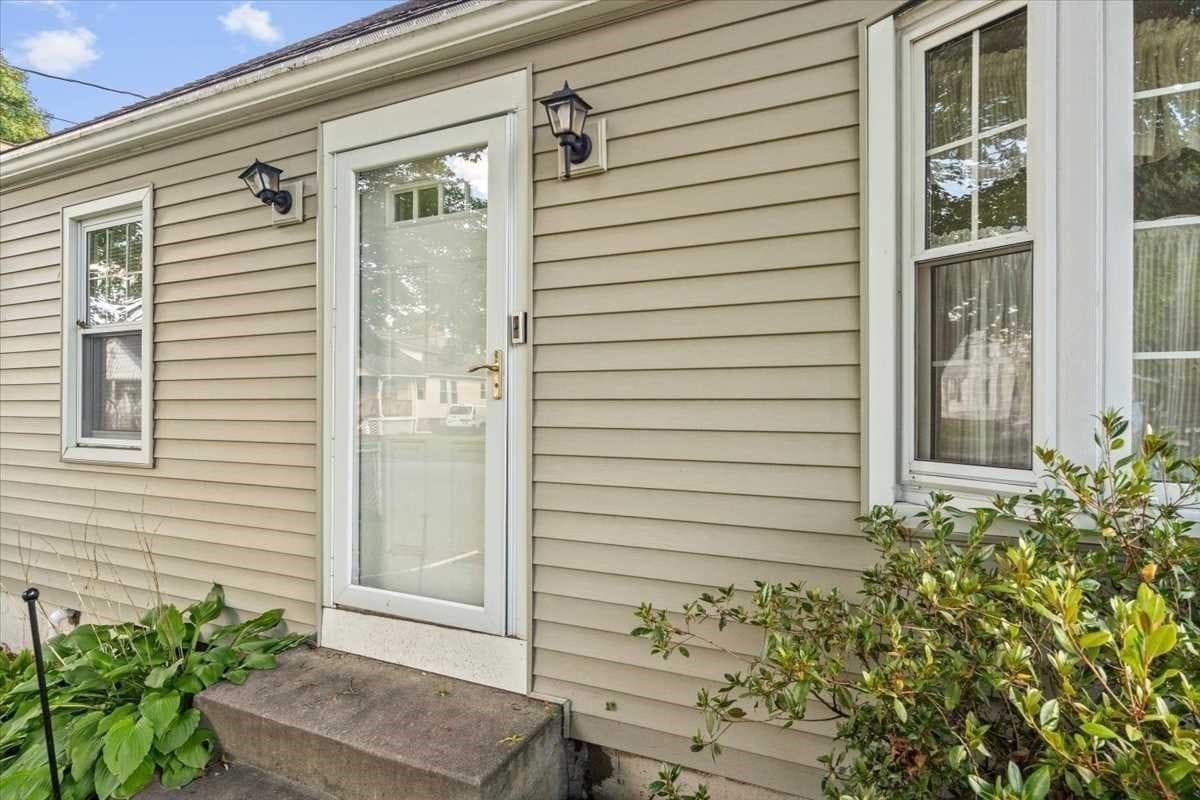 Single Family Residence at 6 Adelle Circuit, Worcester MA 01607, Worcester, photo 4 of 34