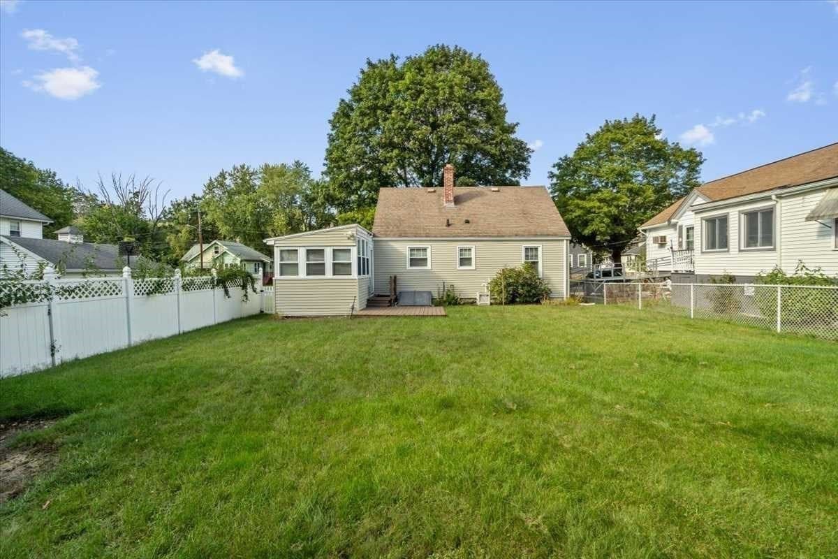 Single Family Residence at 6 Adelle Circuit, Worcester MA 01607, Worcester, photo 8 of 34