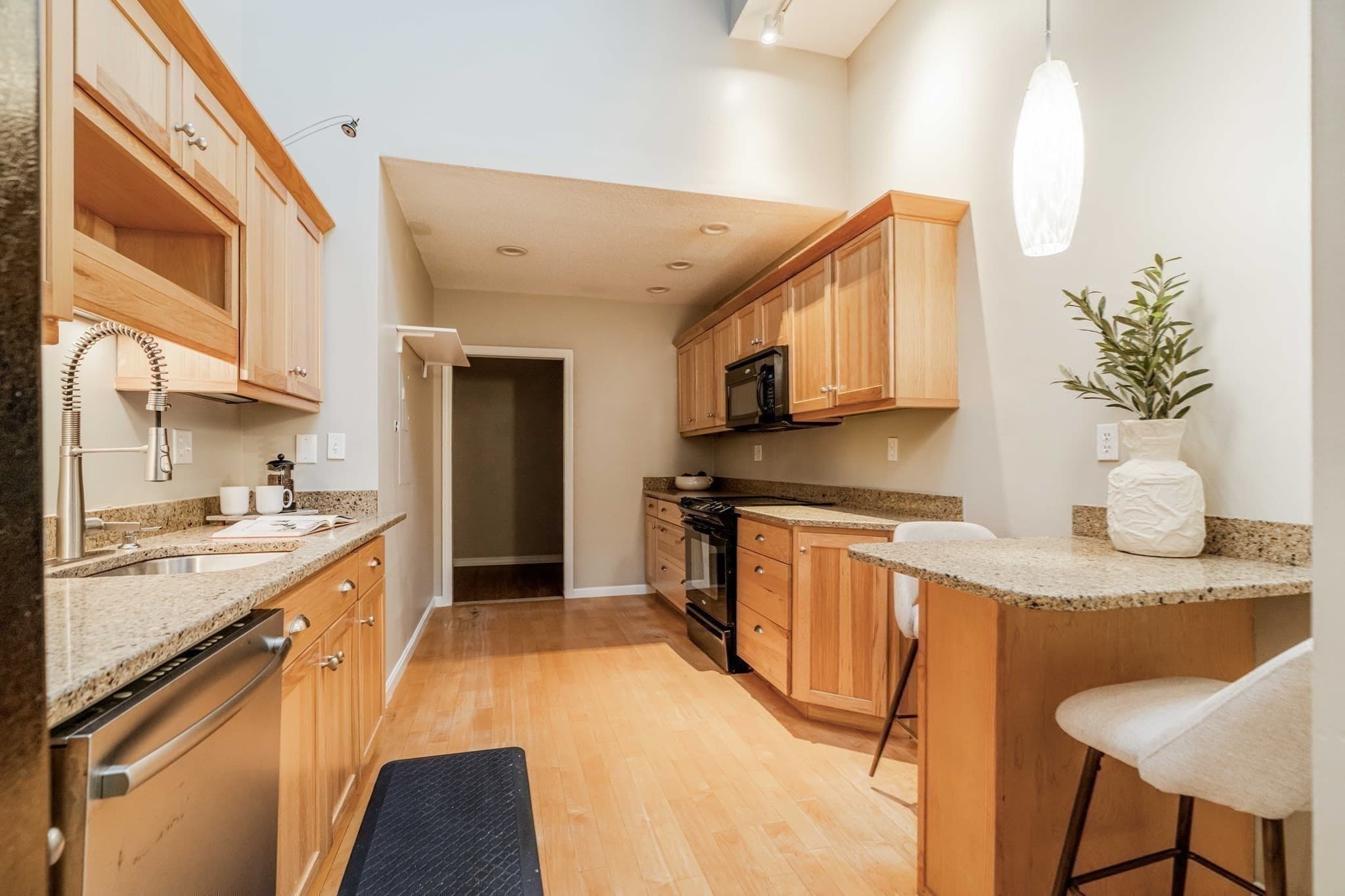 Condominium at 408 Lebanon St # 18, Melrose MA 02176, Melrose, photo 9 of 35