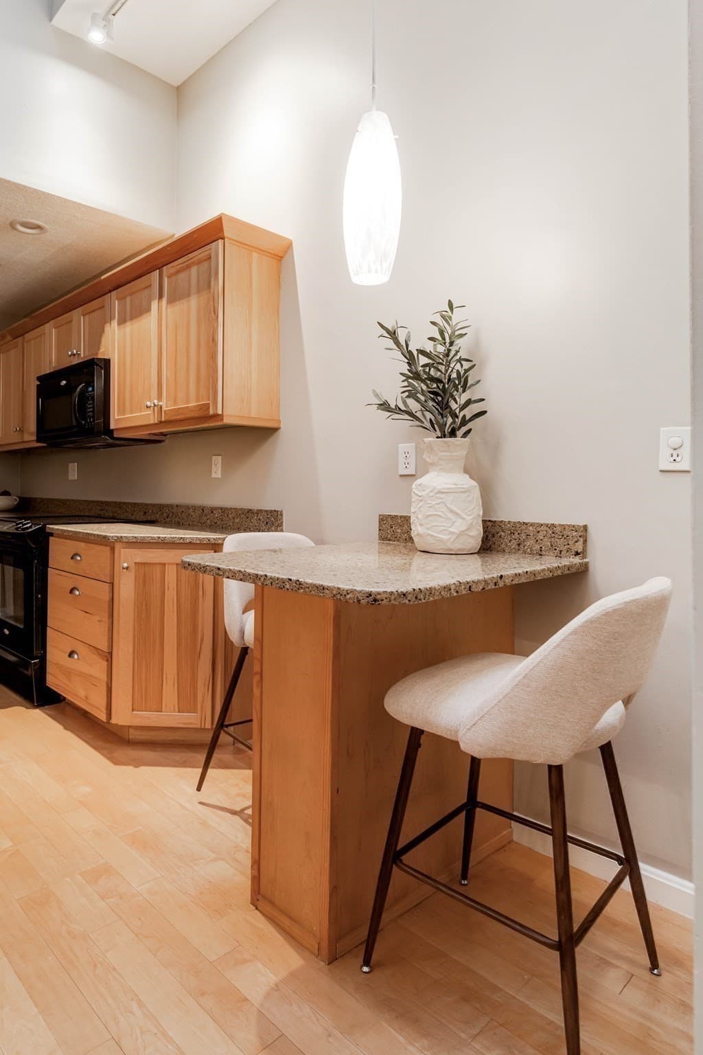 Condominium at 408 Lebanon St # 18, Melrose MA 02176, Melrose, photo 11 of 35