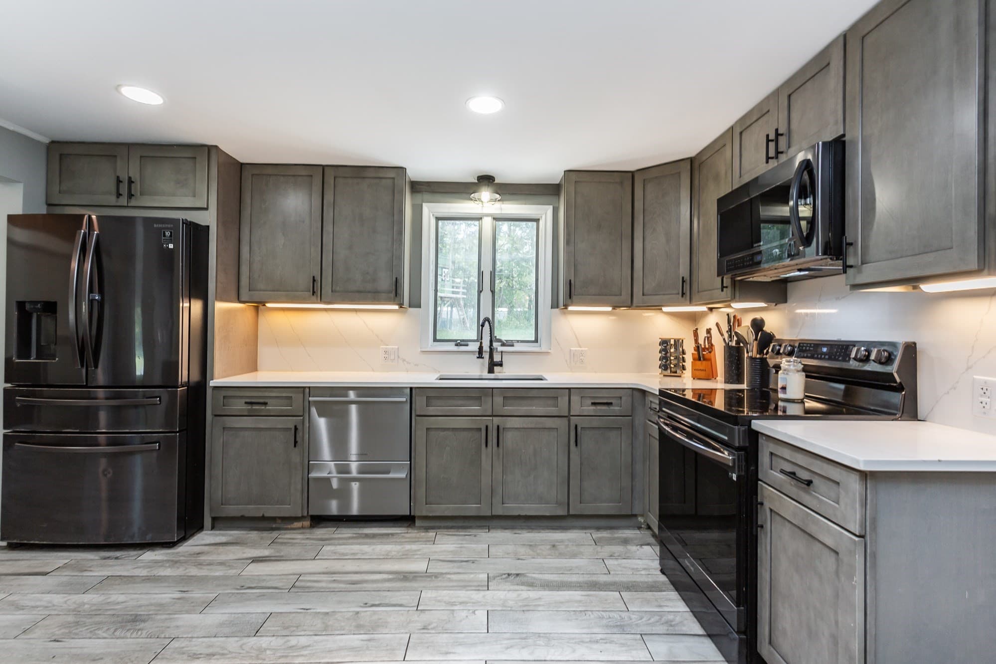Single Family Residence at 66 Eleanor Rd, Raynham MA 02767, Raynham, photo 6 of 31