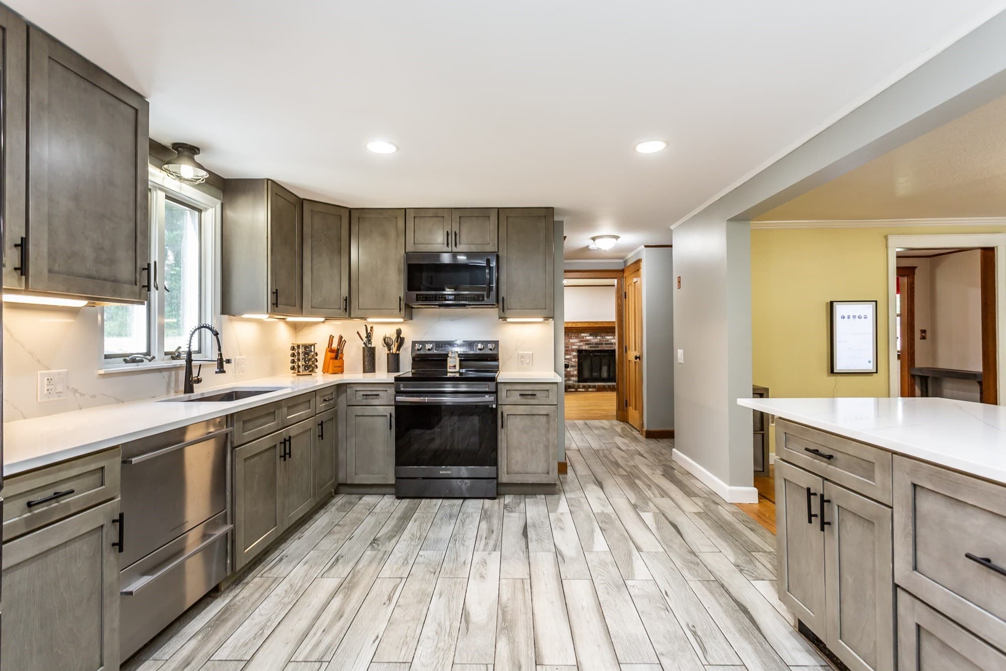 Single Family Residence at 66 Eleanor Rd, Raynham MA 02767, Raynham, photo 7 of 31