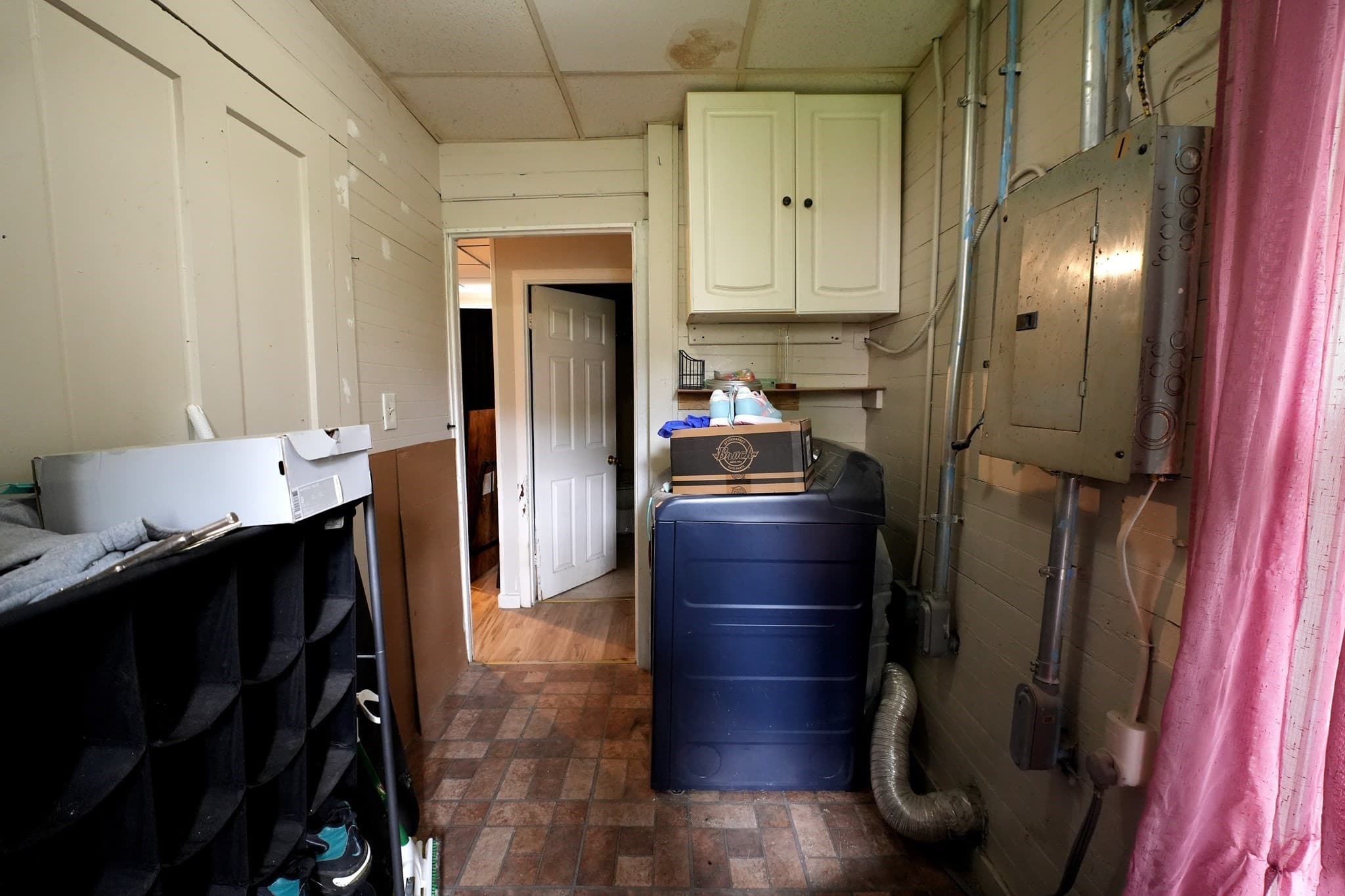 Multi Family at 3 Clifton Ter, Worcester MA 01610, Worcester, photo 5 of 33