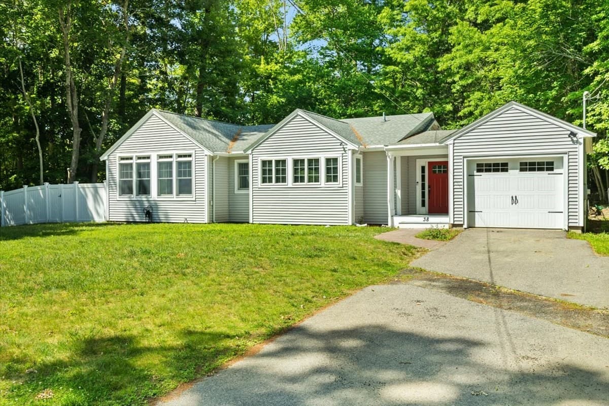38 Fruit St, Mansfield MA 02048