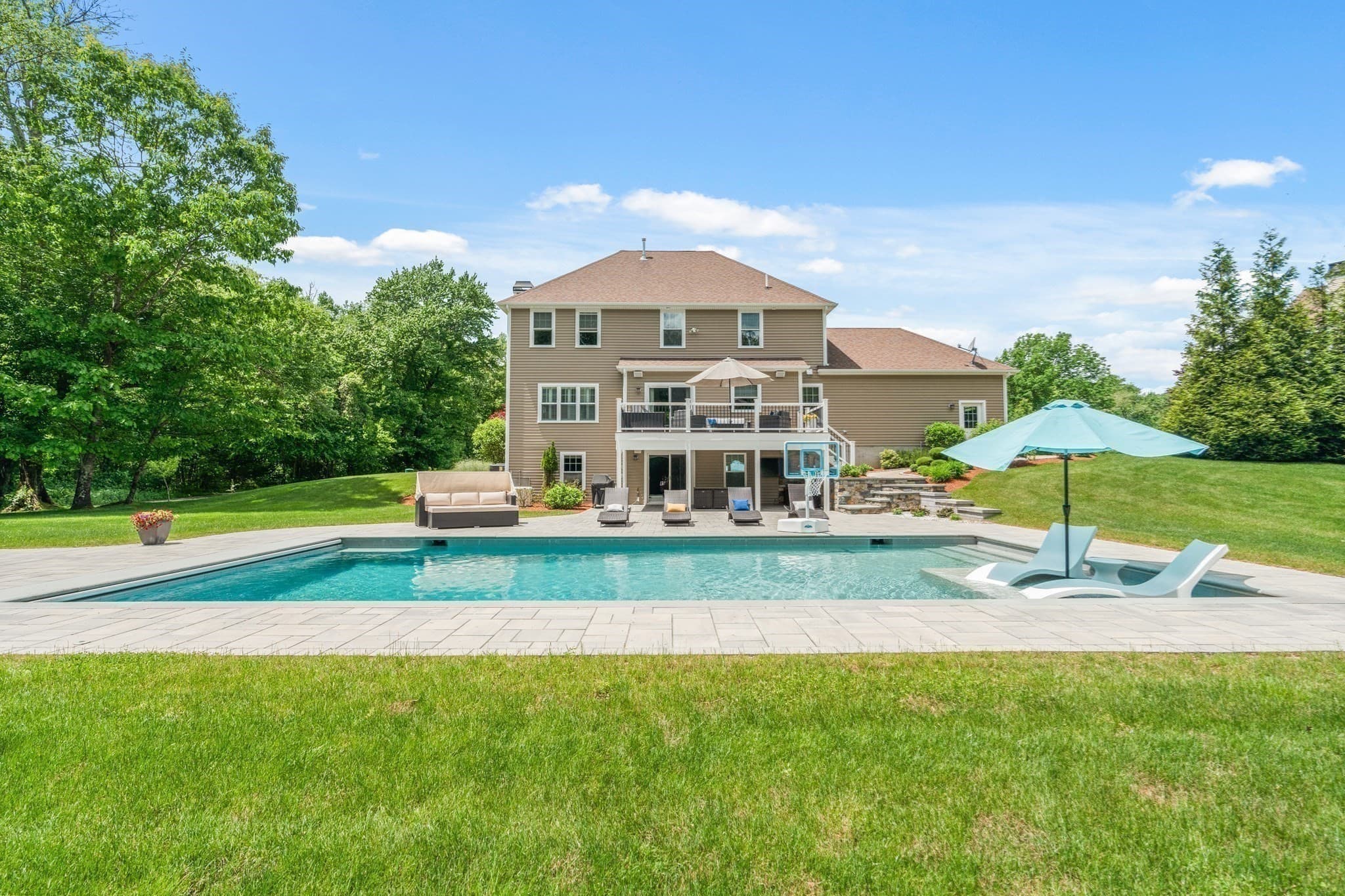 5 Clinton Dr, Rehoboth MA 02769