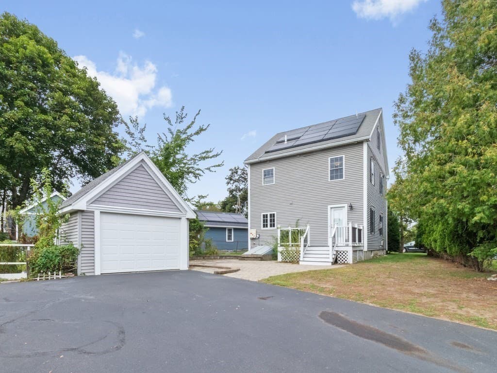 Single Family Residence at 35 Hiawatha Avenue, Waltham MA 02451, Waltham, photo 32 of 41