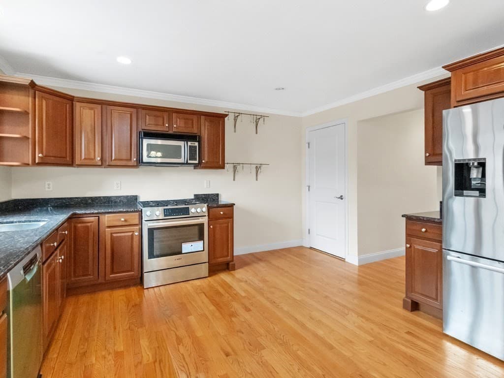 Single Family Residence at 35 Hiawatha Avenue, Waltham MA 02451, Waltham, photo 5 of 41