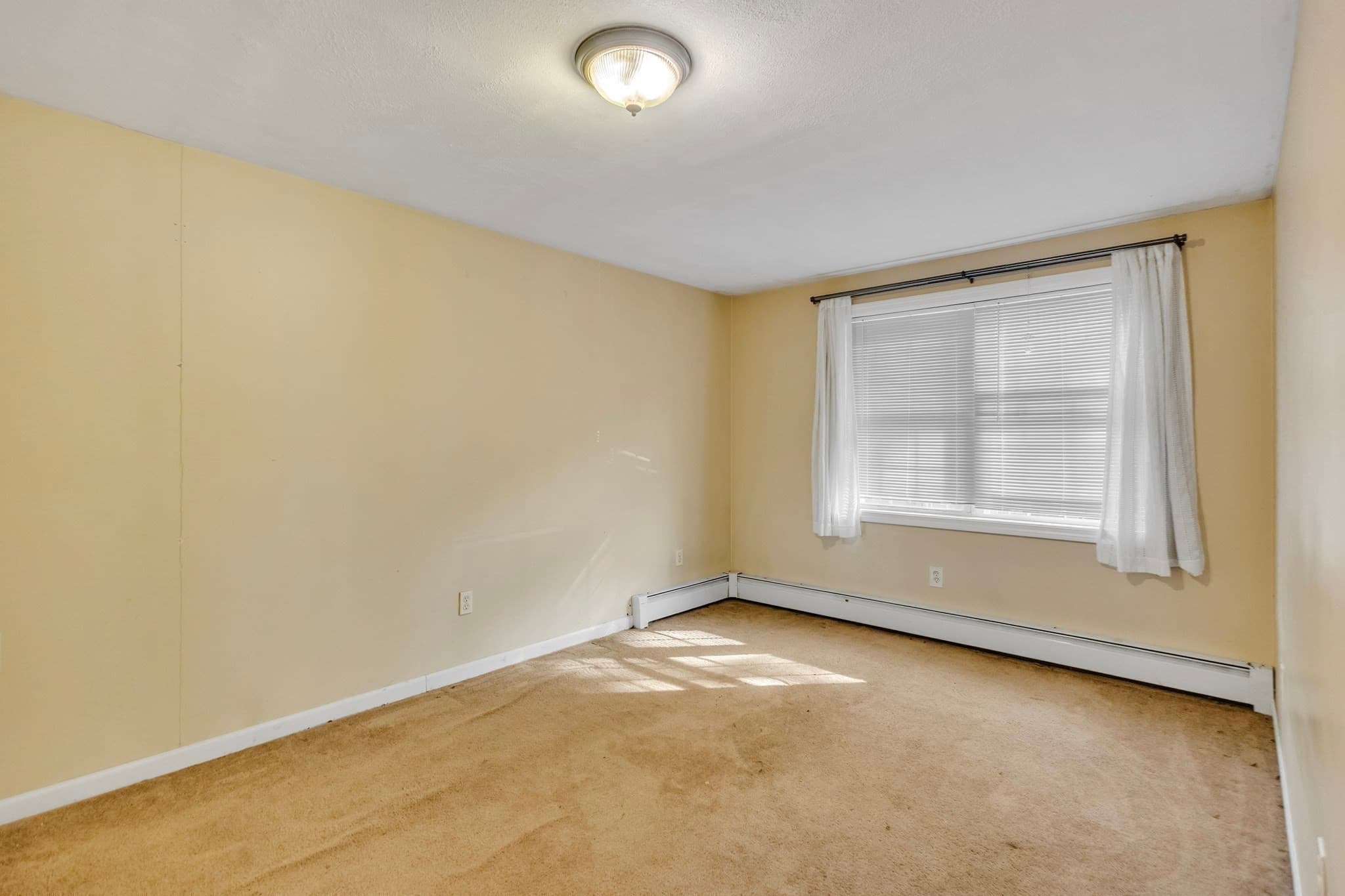 Single Family Residence at 162 High St, Fitchburg MA 01420, Fitchburg, photo 12 of 29