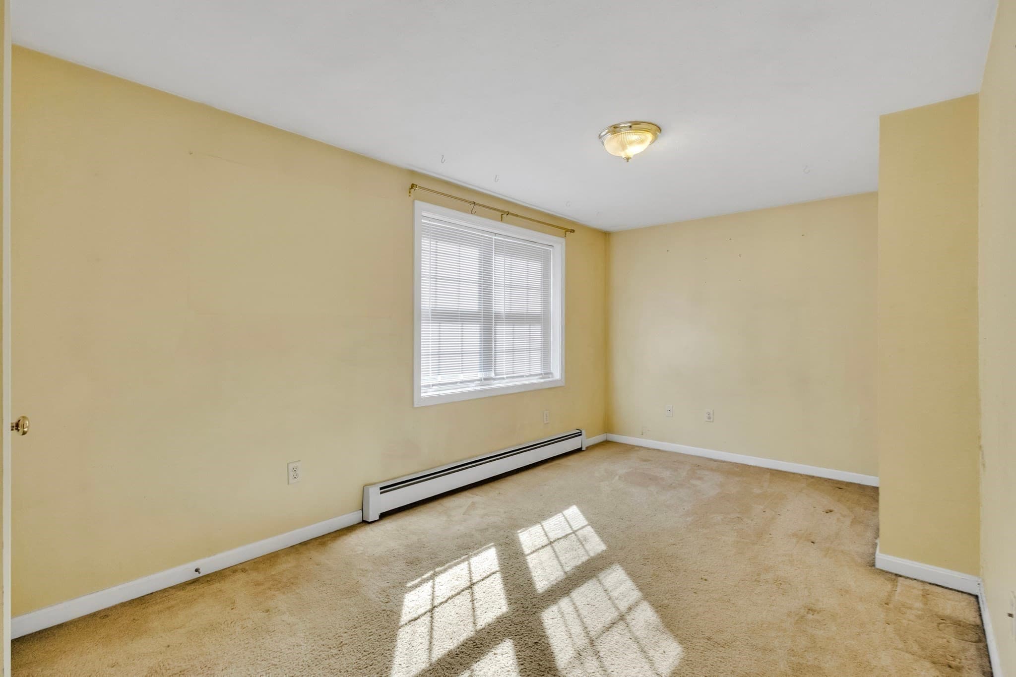 Single Family Residence at 162 High St, Fitchburg MA 01420, Fitchburg, photo 14 of 29