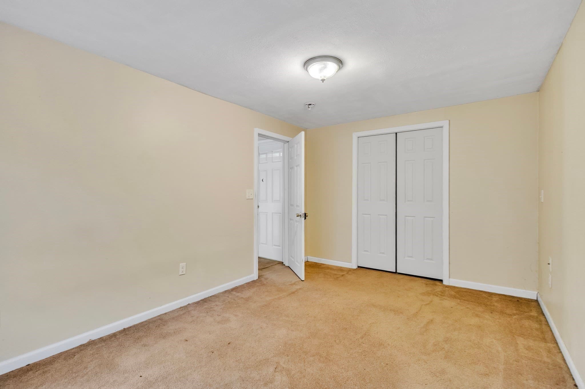 Single Family Residence at 162 High St, Fitchburg MA 01420, Fitchburg, photo 11 of 29