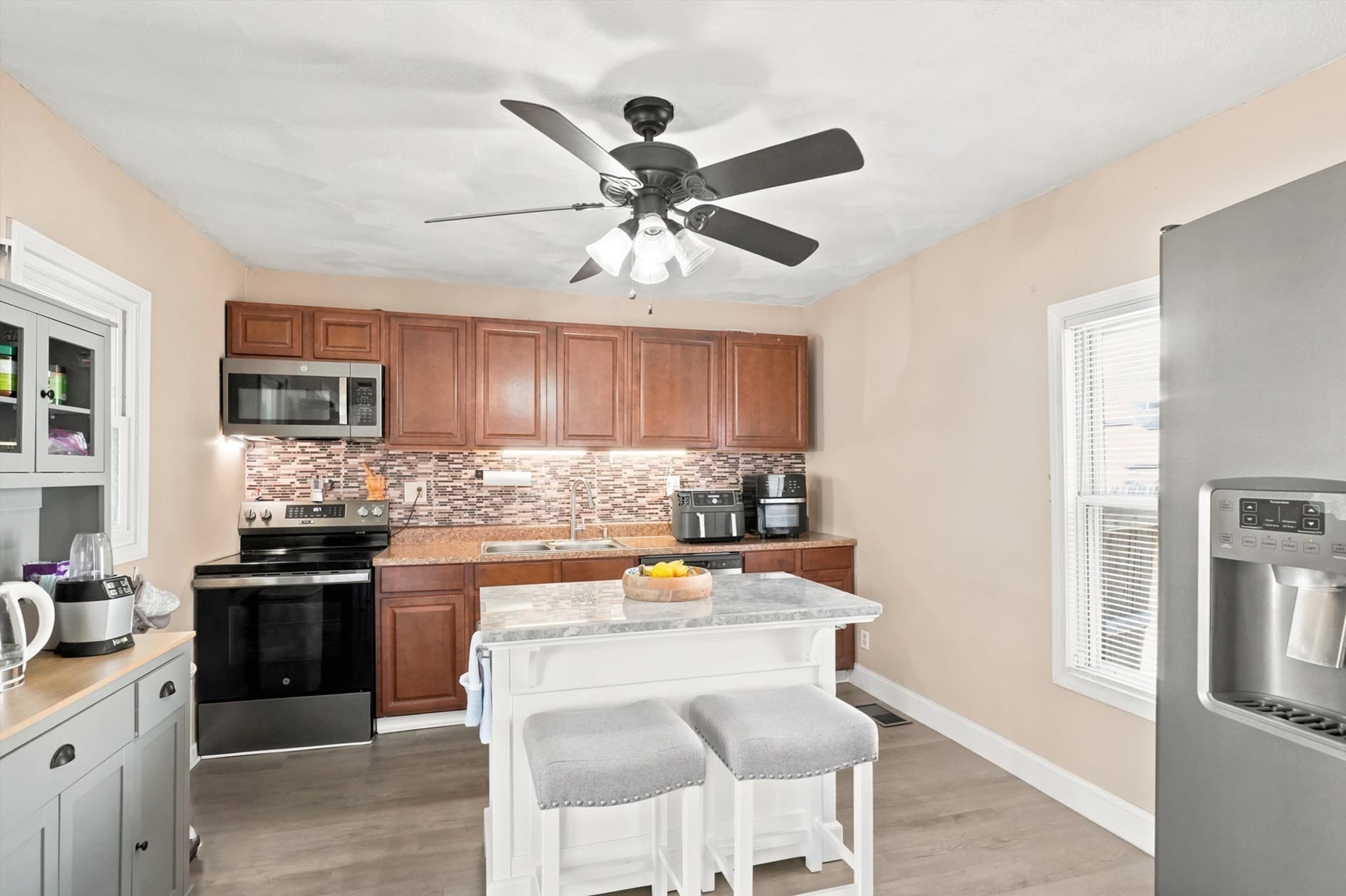 Single Family Residence at 48 Jewett Street, Lowell MA 01850, Lowell, photo 6 of 42