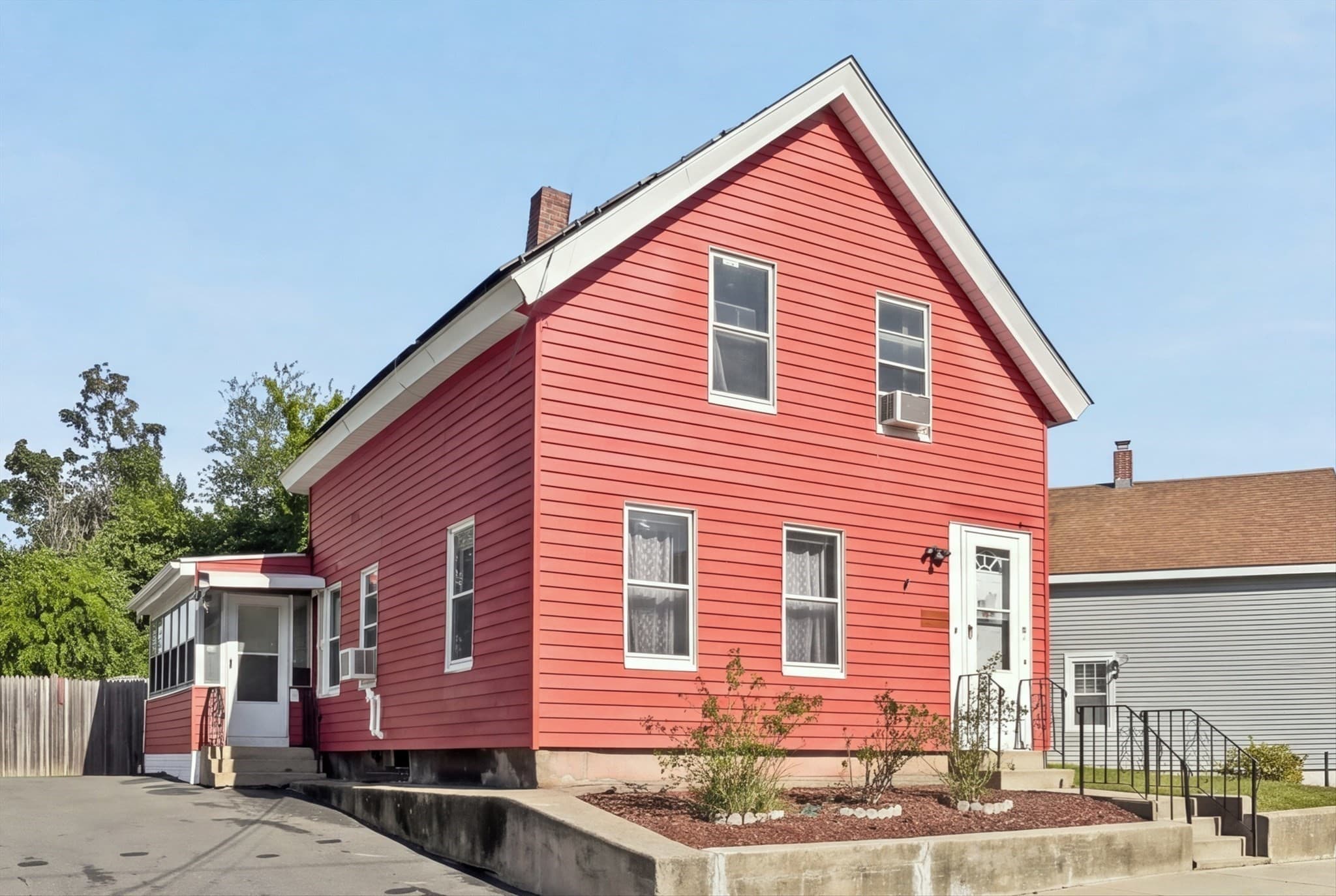 48 Jewett Street, Lowell MA 01850