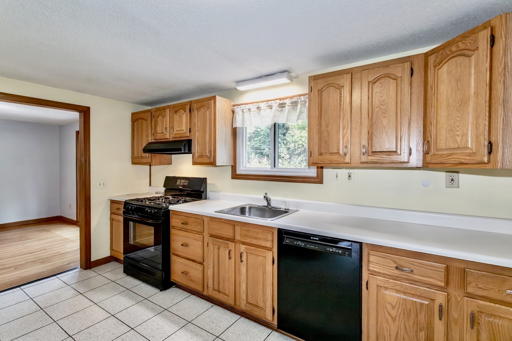 Single Family Residence at 71 Birch Bluffs Drive, Westfield MA 01085, Westfield, photo 10 of 35