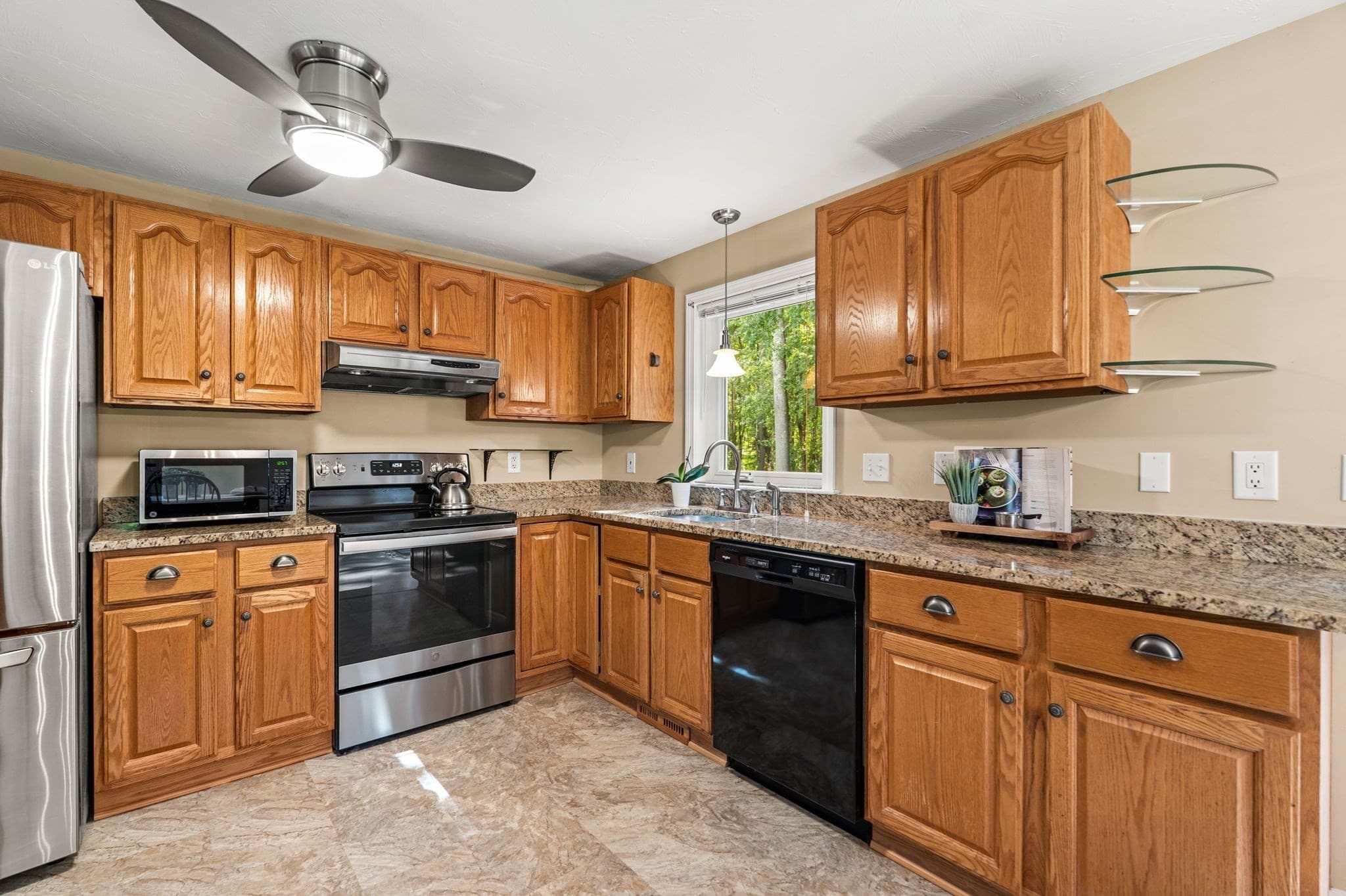 Condominium at 55 Littleton Rd # 14C, Ayer MA 01432, Ayer, photo 5 of 33