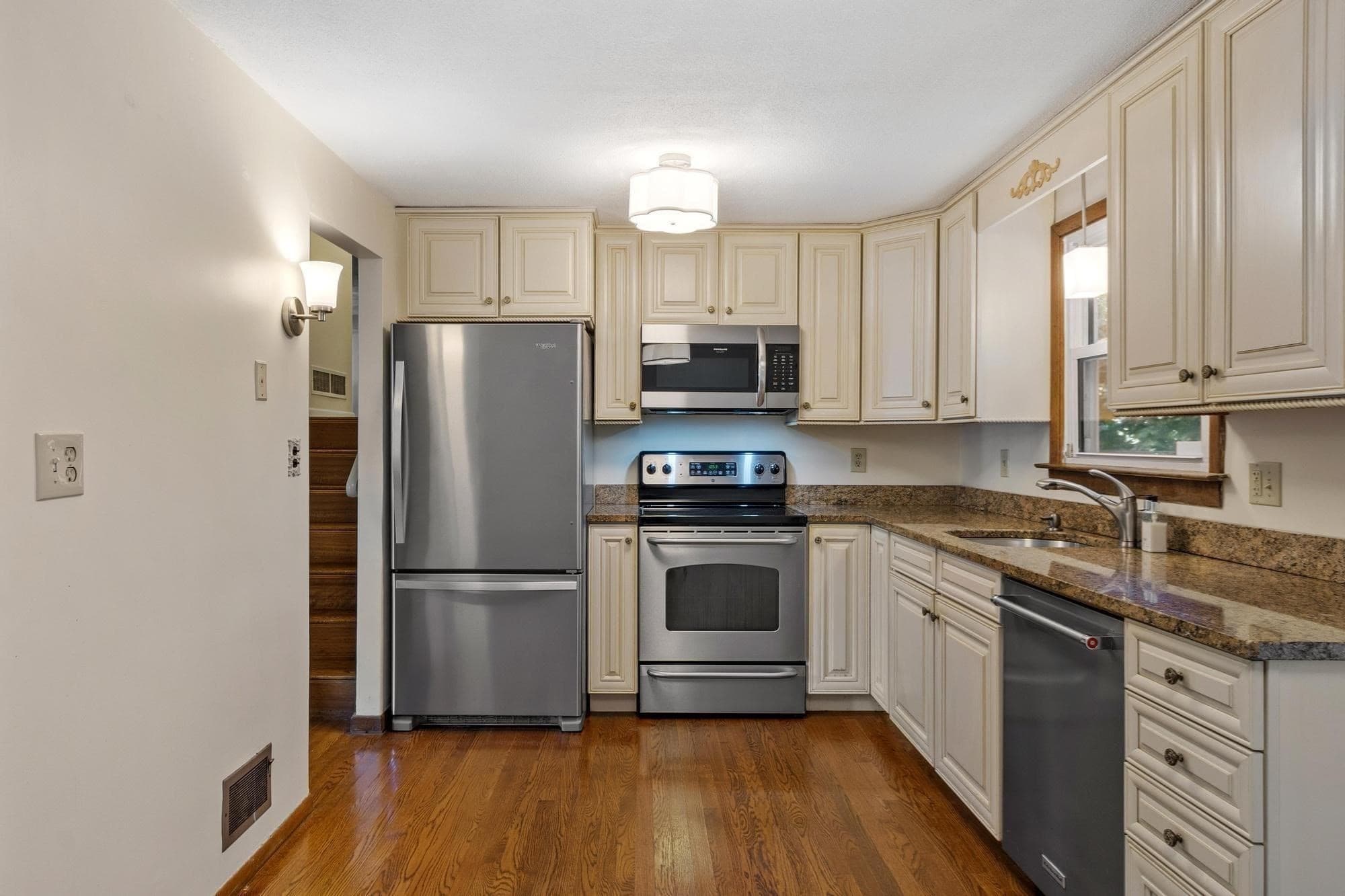 Single Family Residence at 7 Gaywood Cir, Peabody MA 01960, Peabody, photo 16 of 38