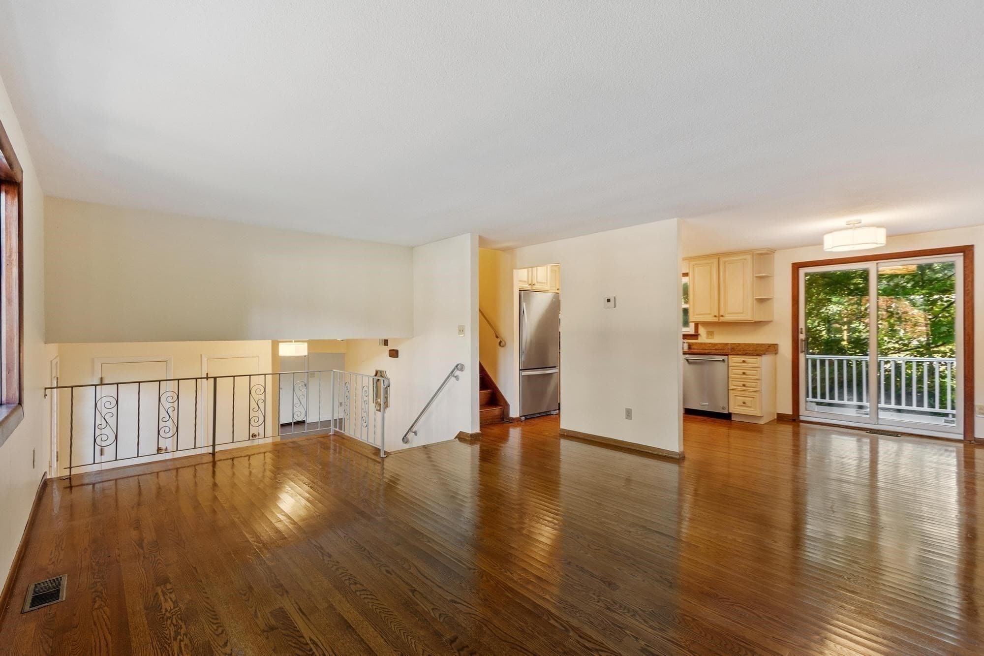 Single Family Residence at 7 Gaywood Cir, Peabody MA 01960, Peabody, photo 11 of 38