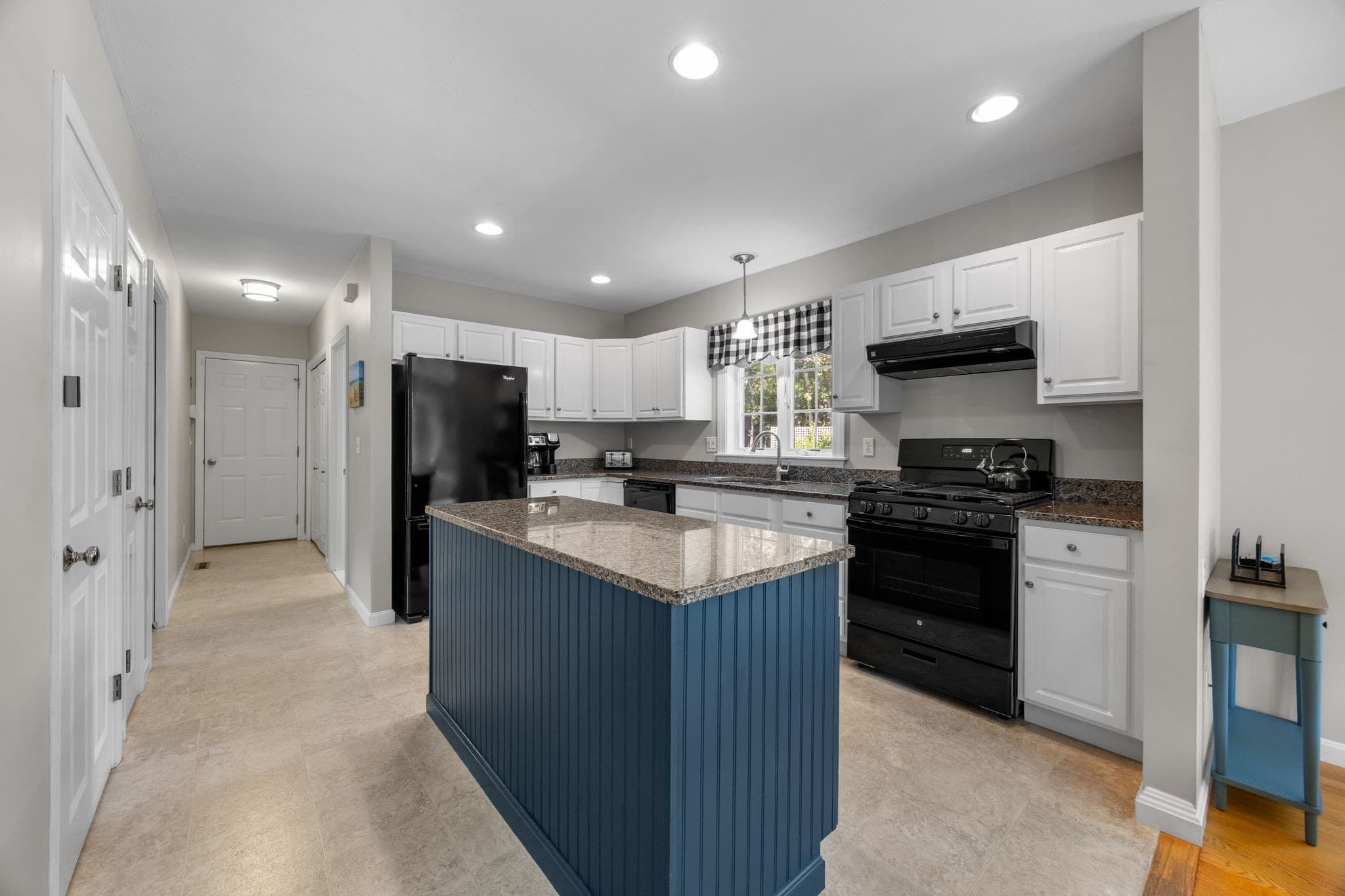 Single Family Residence at 12 Coastal Ln, Barnstable MA 02601, Barnstable, photo 9 of 42