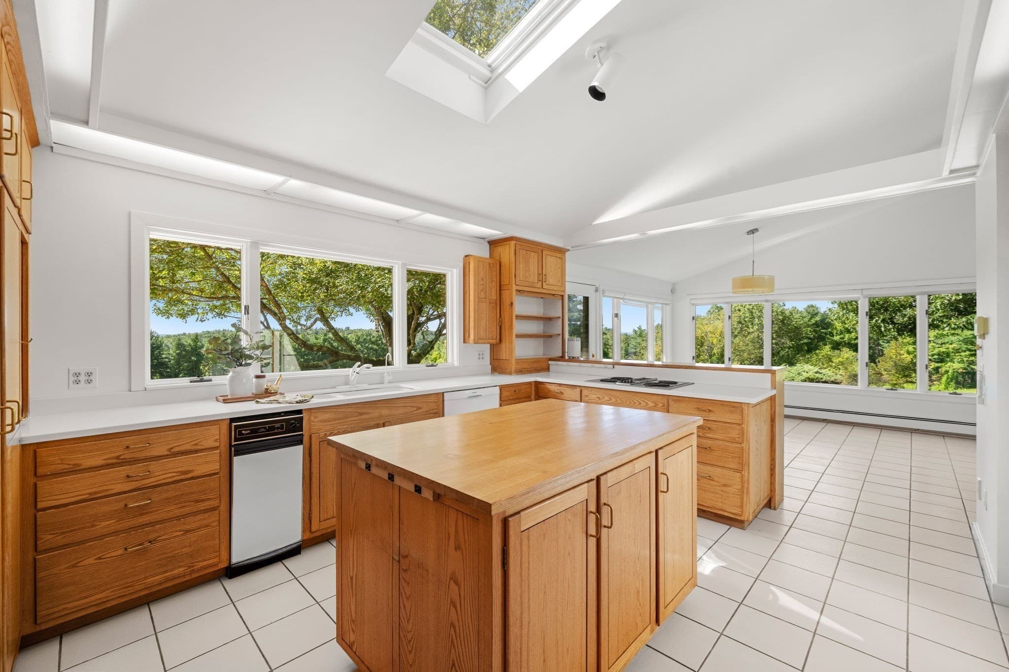 Single Family Residence at 163 Indian Hill Rd, Groton MA 01450, Groton, photo 7 of 41