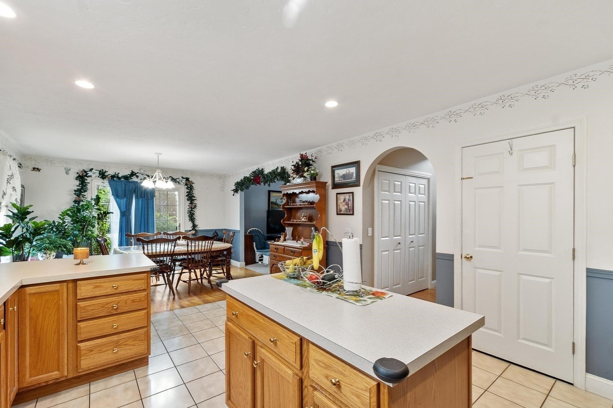 Single Family Residence at 4 Lynde St, Gardner MA 01440, Gardner, photo 12 of 29
