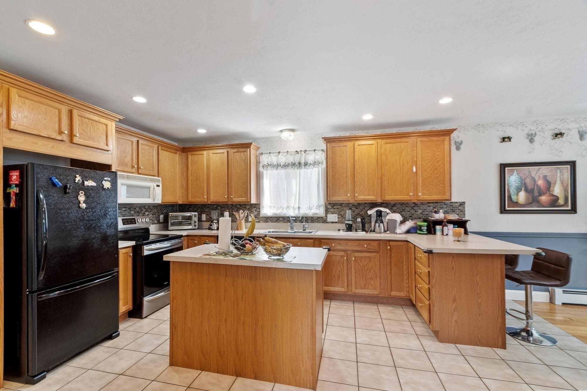 Single Family Residence at 4 Lynde St, Gardner MA 01440, Gardner, photo 10 of 29