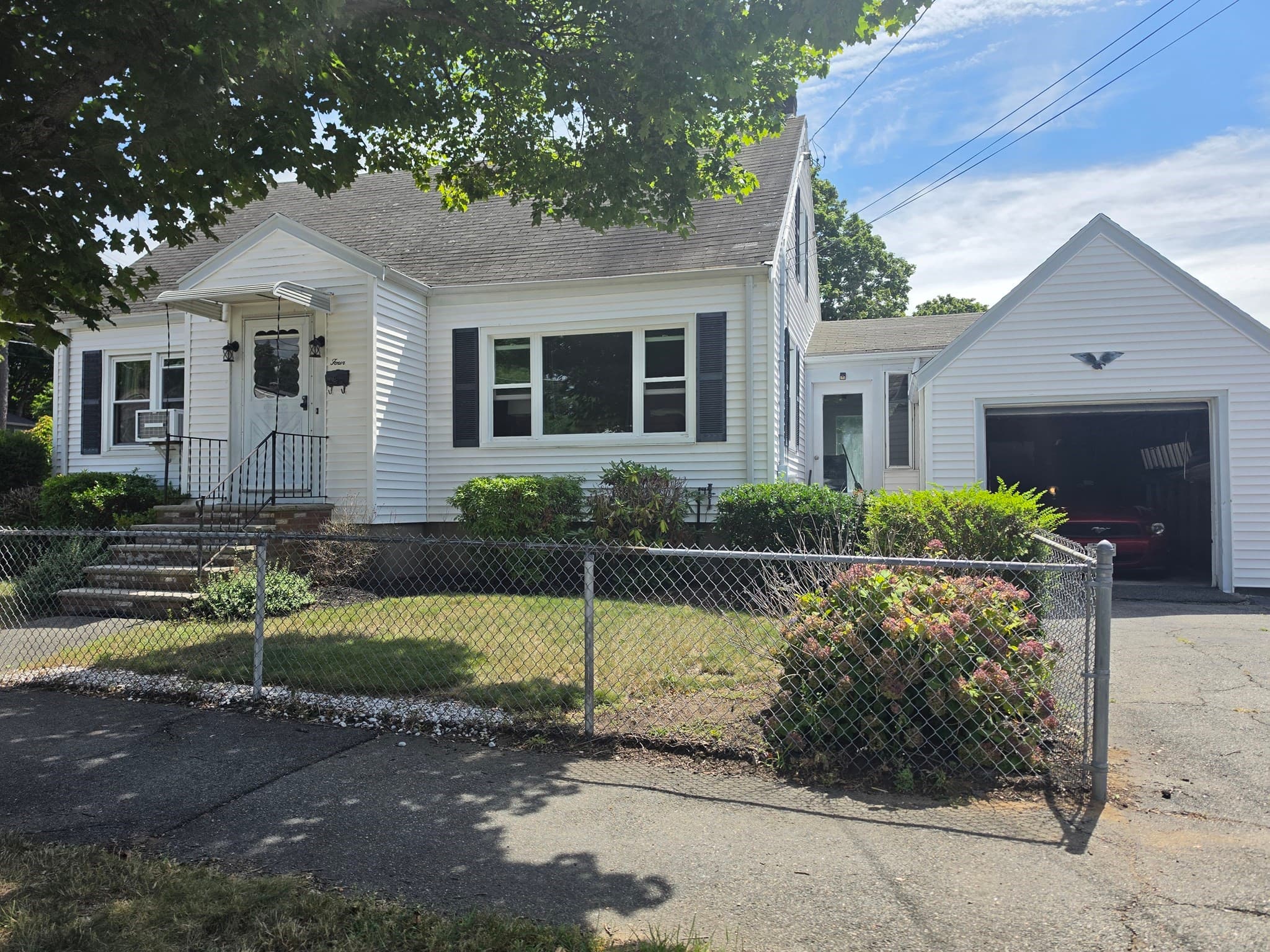 4 Edgemere Rd, Lynn MA 01904