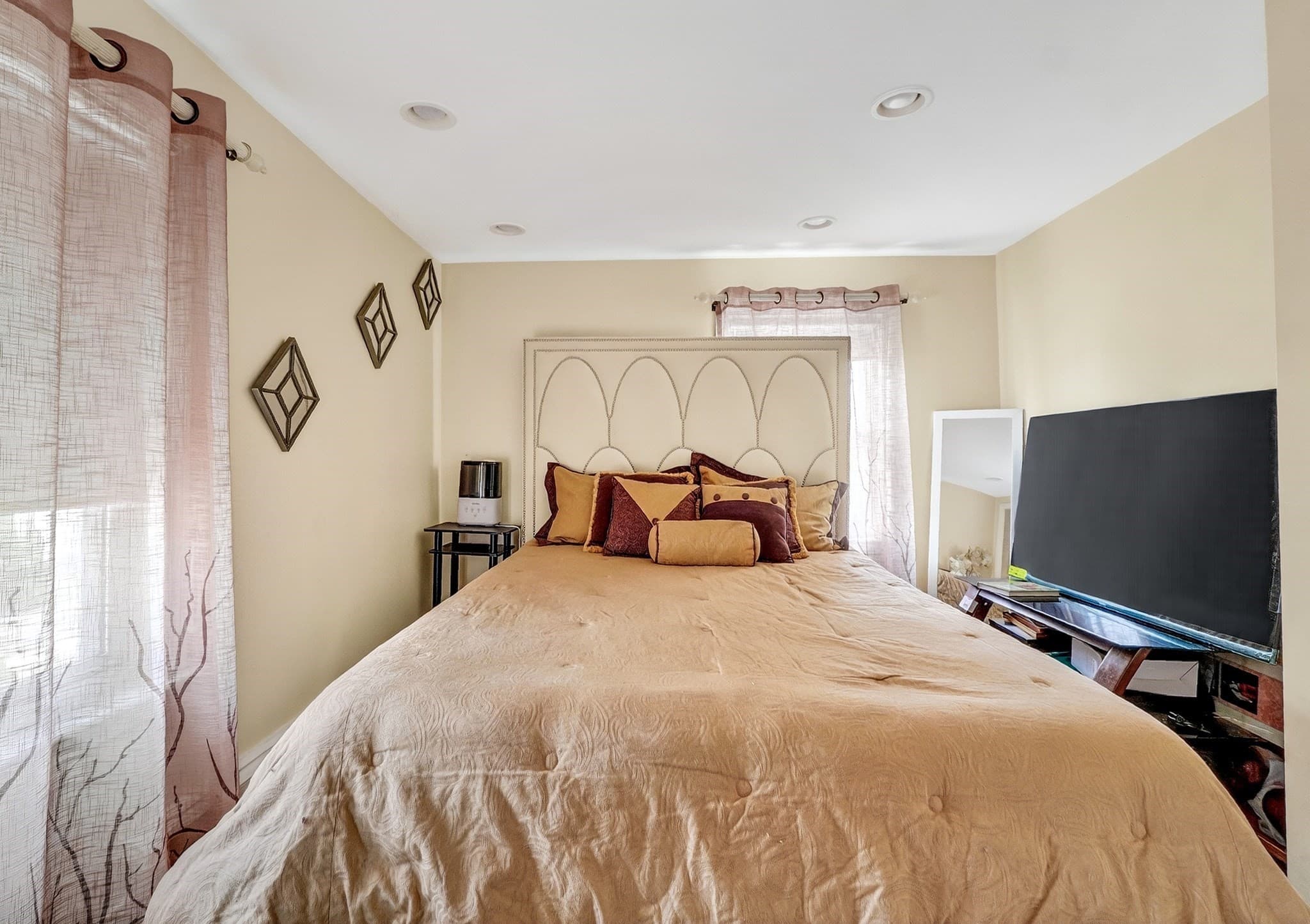 Multi Family at 143 Myrtle Street, Melrose MA 02176, Melrose, photo 19 of 27